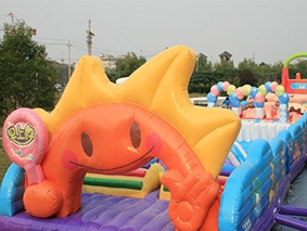 大型陆地充气障碍赛道关卡好玩多样